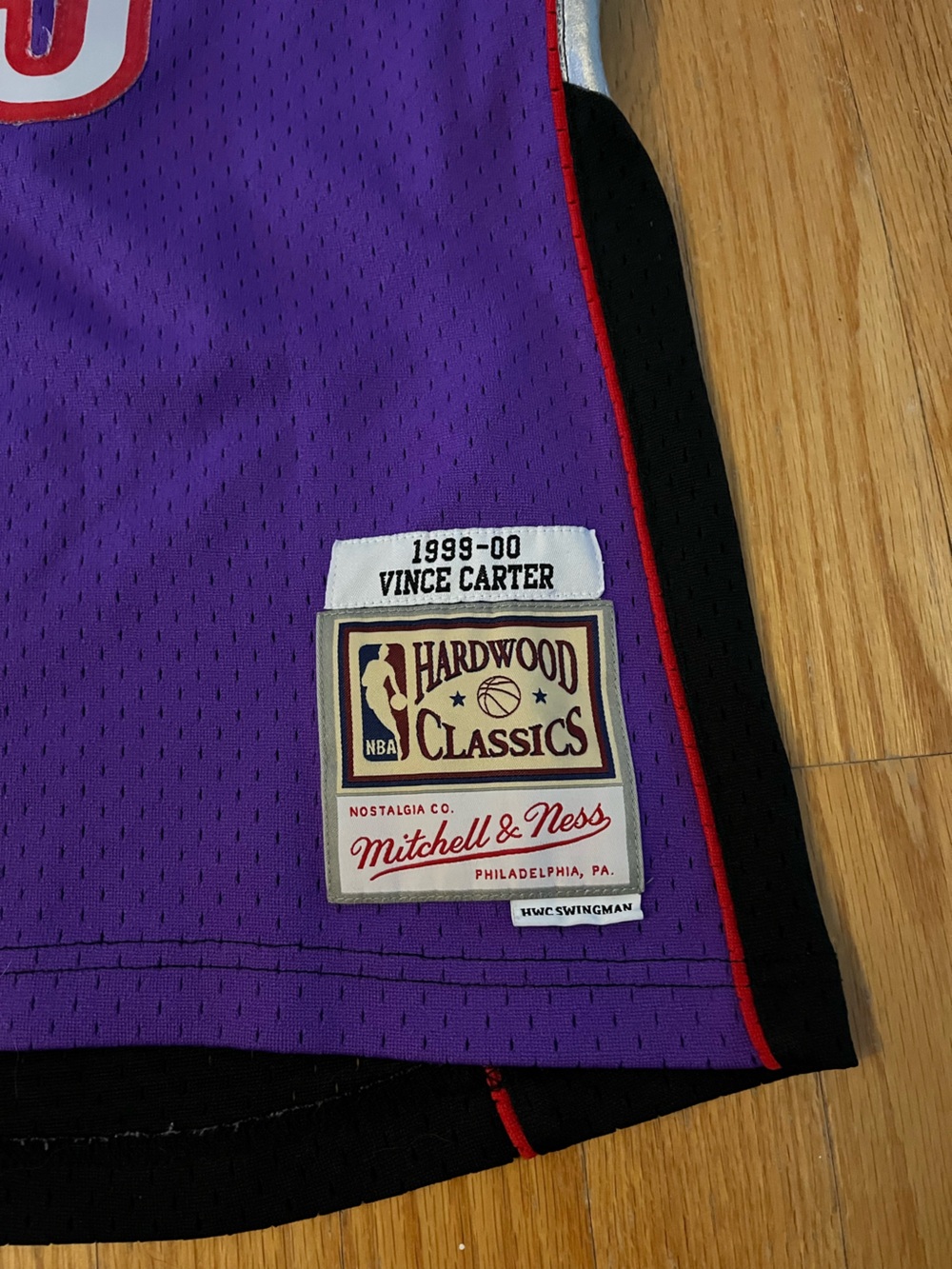 Toronto Raptors Vince Carter Jersey - Picture 2 of 7